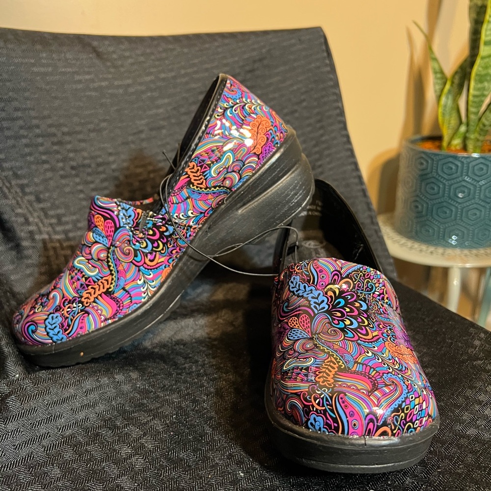 Easy Street Multicolor Patterned Loafers